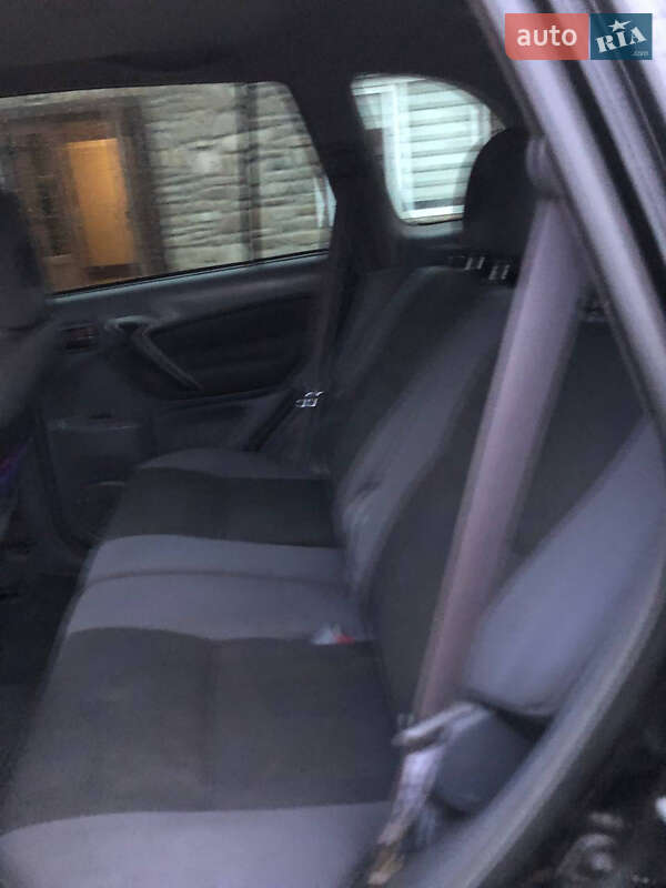 Внедорожник / Кроссовер Toyota RAV4 2004 в Косове фото 6 Внедорожник / Кроссовер Toyota RAV4 2004 в Косове