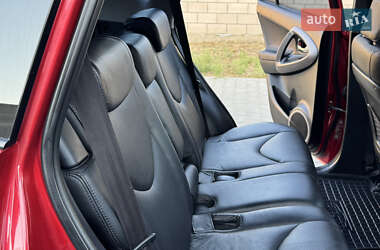Внедорожник / Кроссовер Toyota RAV4 2006 в 