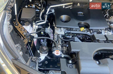 Внедорожник / Кроссовер Toyota RAV4 2021 в 