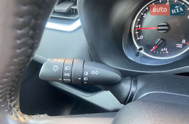 Внедорожник / Кроссовер Toyota RAV4 2021 в 