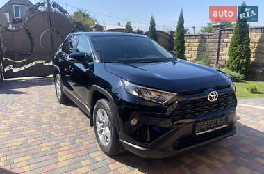 Внедорожник / Кроссовер Toyota RAV4 2021 в 