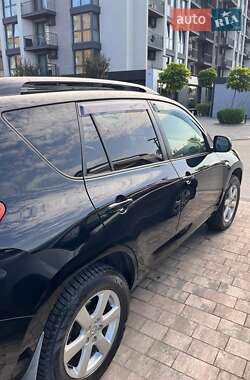 Позашляховик / Кросовер Toyota RAV4 2008 в 