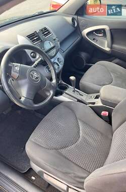 Позашляховик / Кросовер Toyota RAV4 2008 в 