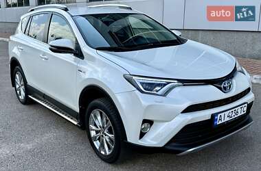 Внедорожник / Кроссовер Toyota RAV4 2017 в Киеве