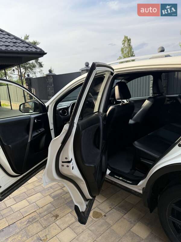 Внедорожник / Кроссовер Toyota RAV4 2018 в Сарнах фото 12 Внедорожник / Кроссовер Toyota RAV4 2018 в Сарнах