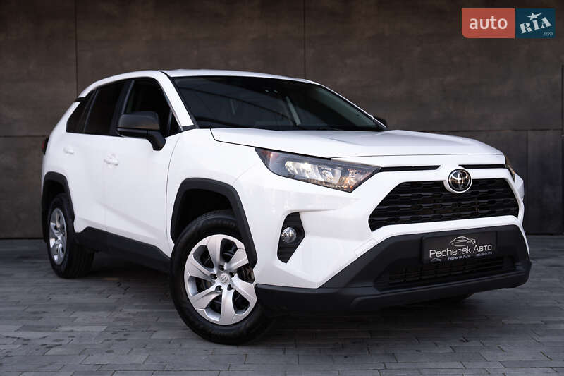 Внедорожник / Кроссовер Toyota RAV4 2022 в Киеве