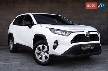 Внедорожник / Кроссовер Toyota RAV4 2022 в 