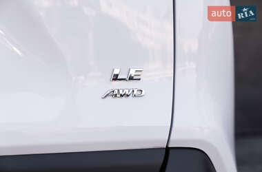 Внедорожник / Кроссовер Toyota RAV4 2022 в 