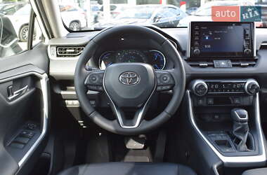 Внедорожник / Кроссовер Toyota RAV4 2018 в 