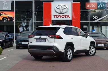 Внедорожник / Кроссовер Toyota RAV4 2018 в 