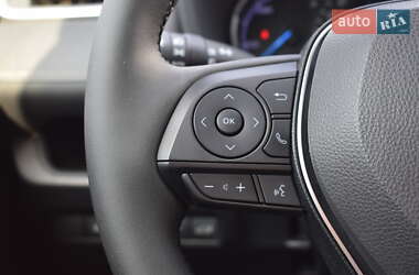 Внедорожник / Кроссовер Toyota RAV4 2018 в 