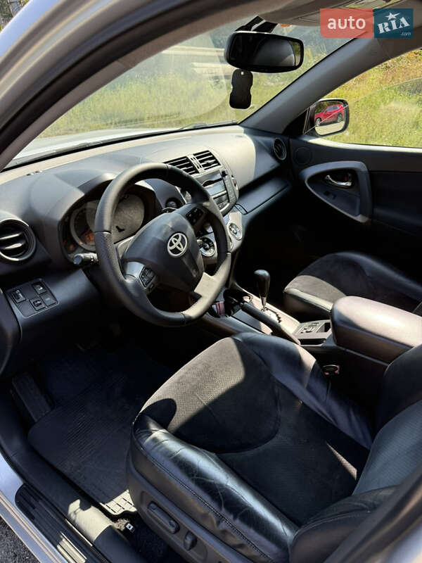Позашляховик / Кросовер Toyota RAV4 2010 в Києві фото 8 Позашляховик / Кросовер Toyota RAV4 2010 в Києві