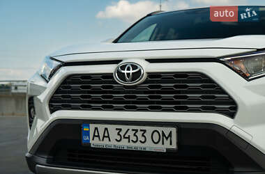 Внедорожник / Кроссовер Toyota RAV4 2018 в Киеве
