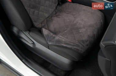 Внедорожник / Кроссовер Toyota RAV4 2018 в Киеве