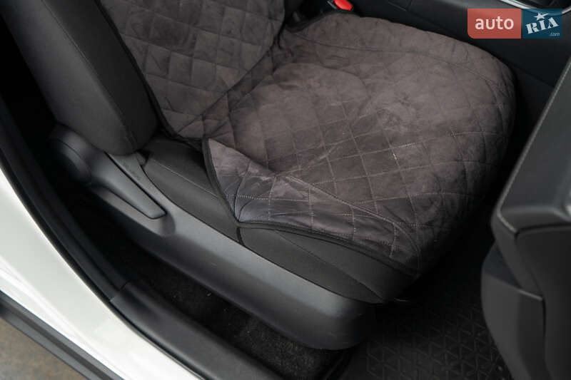 Внедорожник / Кроссовер Toyota RAV4 2018 в Киеве фото 29 Внедорожник / Кроссовер Toyota RAV4 2018 в Киеве