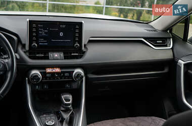 Внедорожник / Кроссовер Toyota RAV4 2018 в Киеве