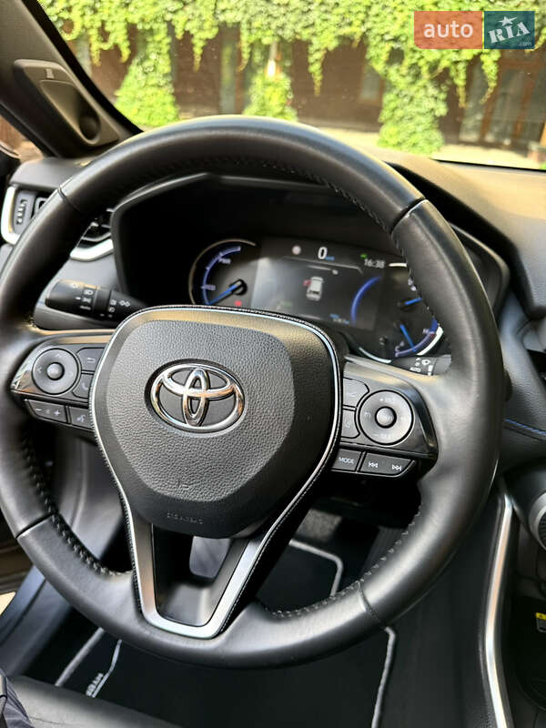 Позашляховик / Кросовер Toyota RAV4 2020 в Києві
