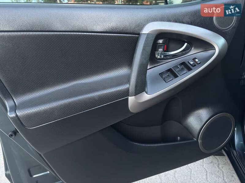 Внедорожник / Кроссовер Toyota RAV4 2007 в Ахтырке