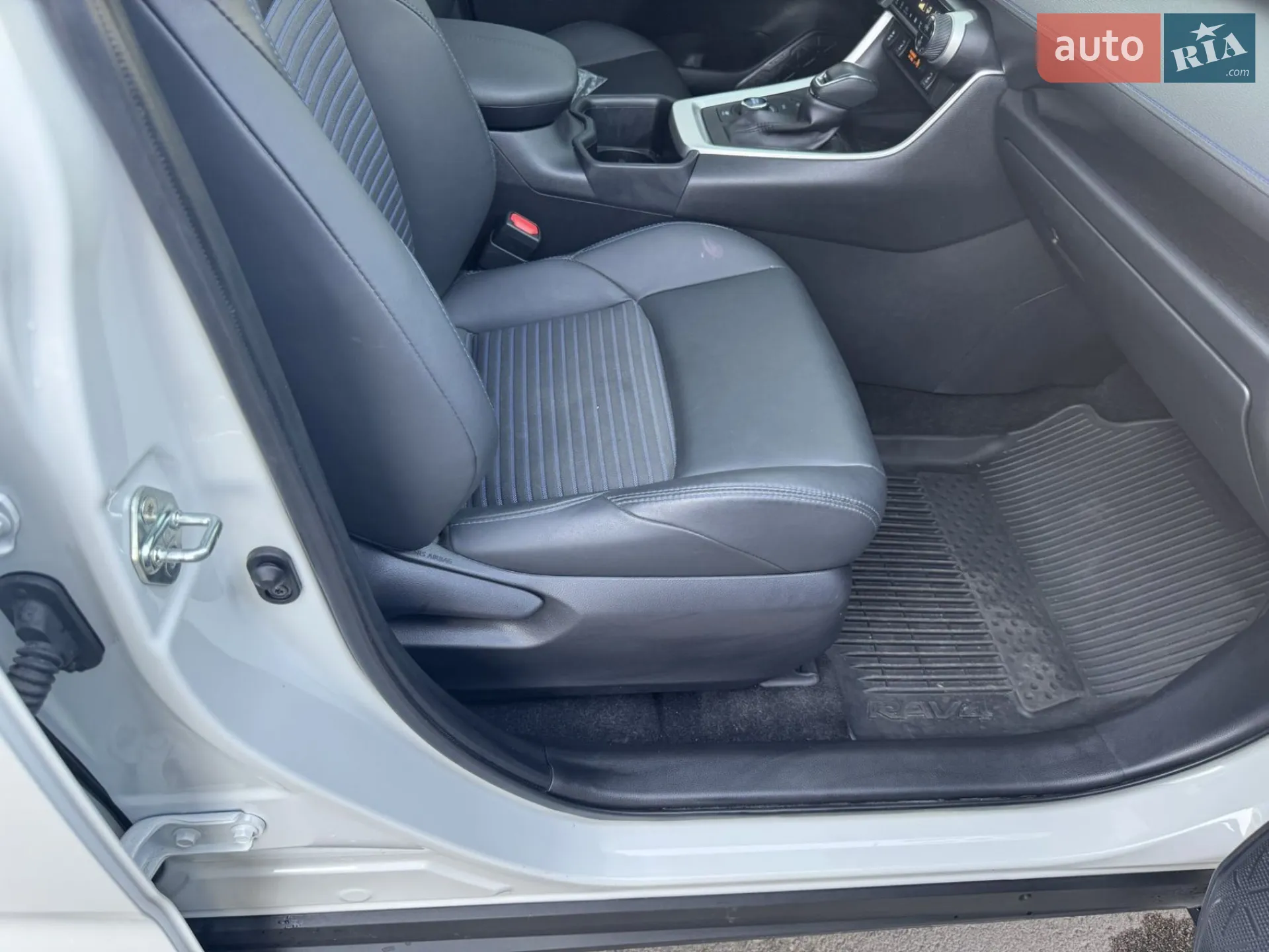 2022 Toyota RAV 4 - мініатюра 15