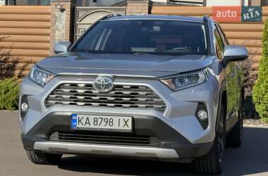 Внедорожник / Кроссовер Toyota RAV4 2019 в Киеве