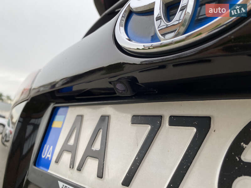 Внедорожник / Кроссовер Toyota RAV4 2016 в Житомире