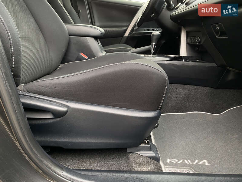 Внедорожник / Кроссовер Toyota RAV4 2016 в Житомире