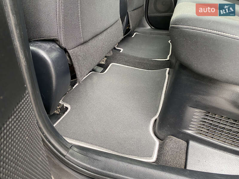 Внедорожник / Кроссовер Toyota RAV4 2016 в Житомире