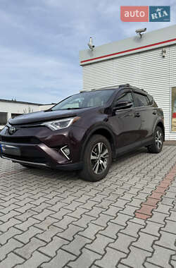 Внедорожник / Кроссовер Toyota RAV4 2017 в Хмельницком