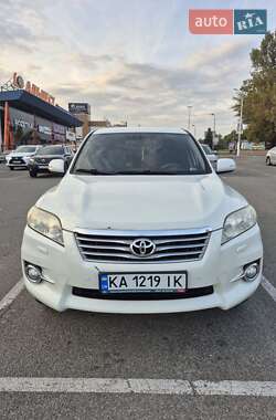 Позашляховик / Кросовер Toyota RAV4 2011 в Києві