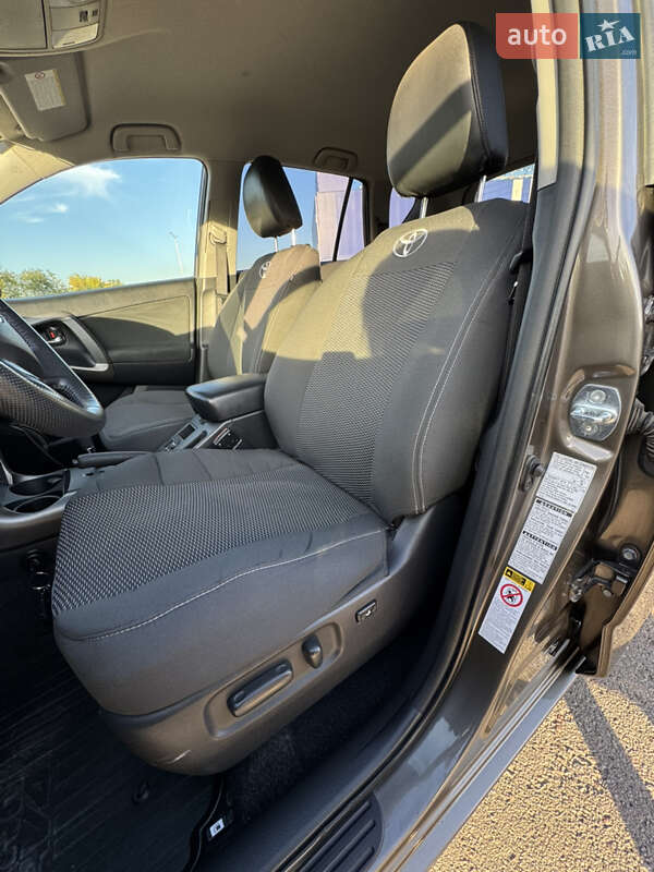 Позашляховик / Кросовер Toyota RAV4 2012 в Запоріжжі