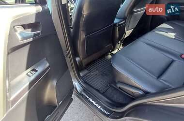 Внедорожник / Кроссовер Toyota RAV4 2015 в 