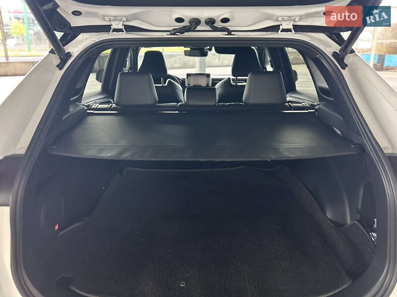 Внедорожник / Кроссовер Toyota RAV4 2021 в Ровно
