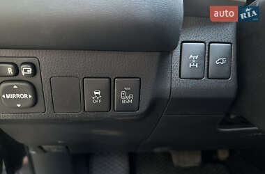 Внедорожник / Кроссовер Toyota RAV4 2014 в 