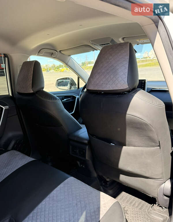 Внедорожник / Кроссовер Toyota RAV4 2019 в Киеве фото 14 Внедорожник / Кроссовер Toyota RAV4 2019 в Киеве