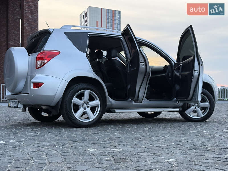 Внедорожник / Кроссовер Toyota RAV4 2007 в Днепре