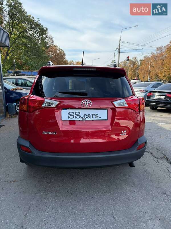 Внедорожник / Кроссовер Toyota RAV4 2015 в Полтаве