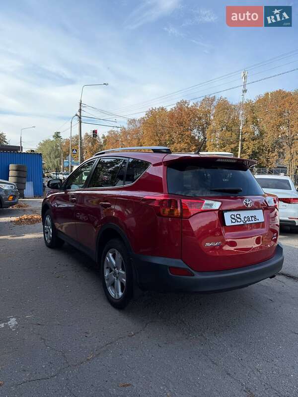 Внедорожник / Кроссовер Toyota RAV4 2015 в Полтаве