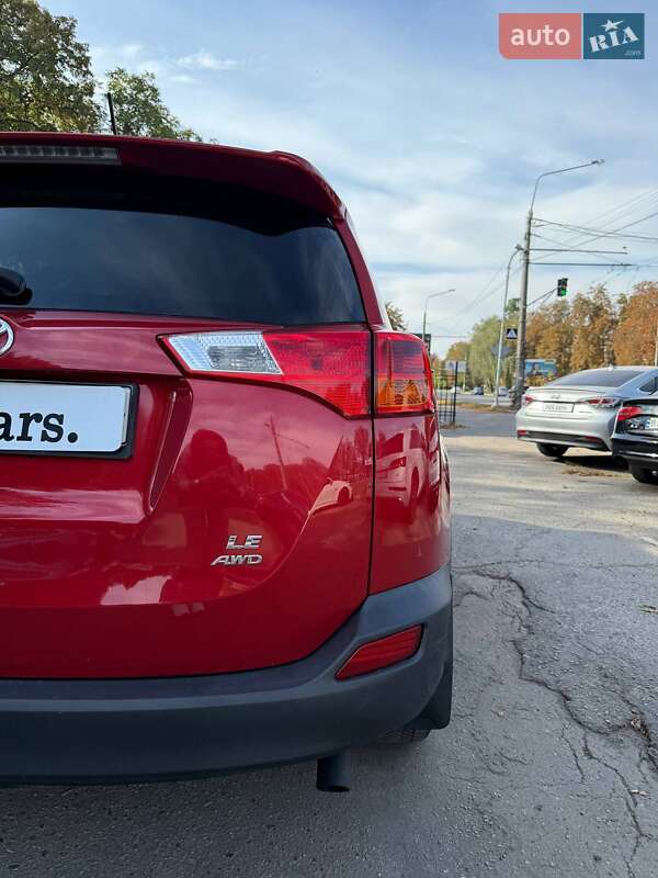 Внедорожник / Кроссовер Toyota RAV4 2015 в Полтаве
