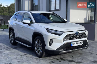 Внедорожник / Кроссовер Toyota RAV4 2024 в Ровно