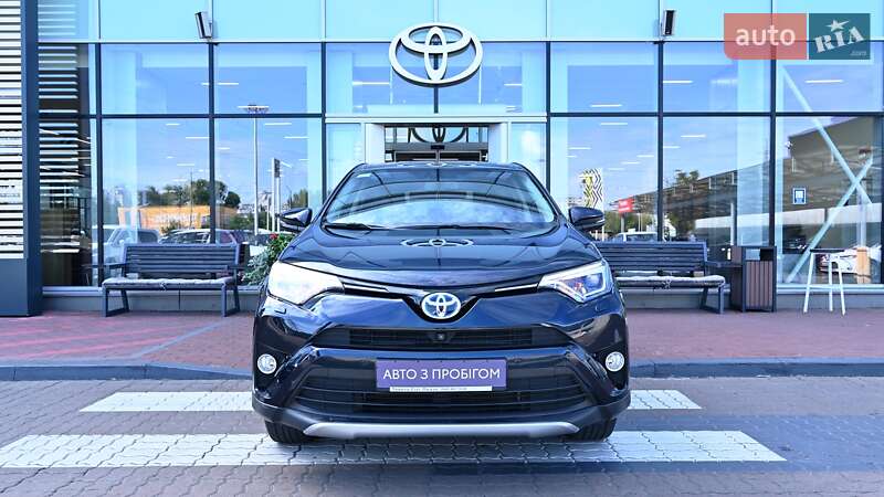 Внедорожник / Кроссовер Toyota RAV4 2017 в Киеве