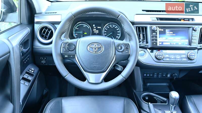 Внедорожник / Кроссовер Toyota RAV4 2017 в Киеве