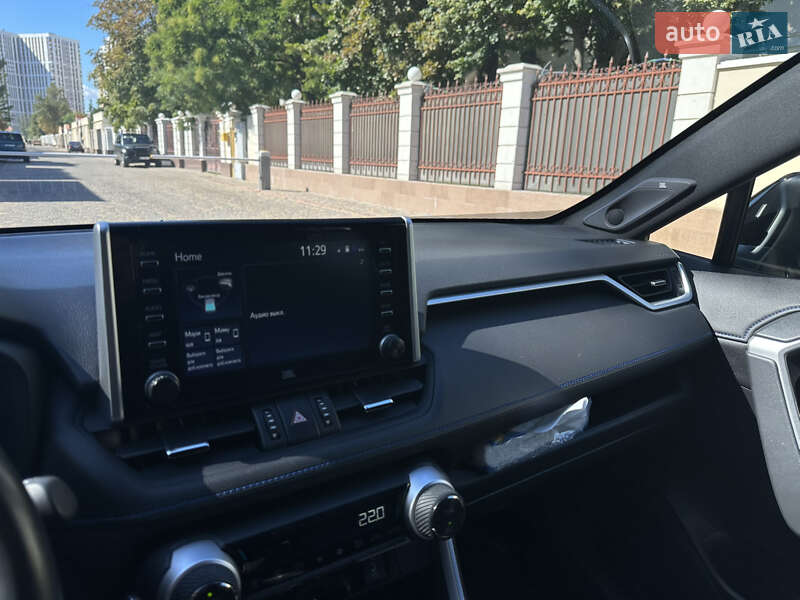 Внедорожник / Кроссовер Toyota RAV4 2021 в Одессе