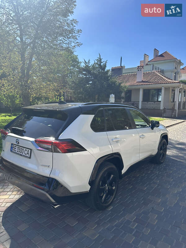Внедорожник / Кроссовер Toyota RAV4 2021 в Одессе