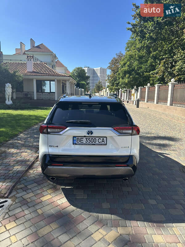 Внедорожник / Кроссовер Toyota RAV4 2021 в Одессе
