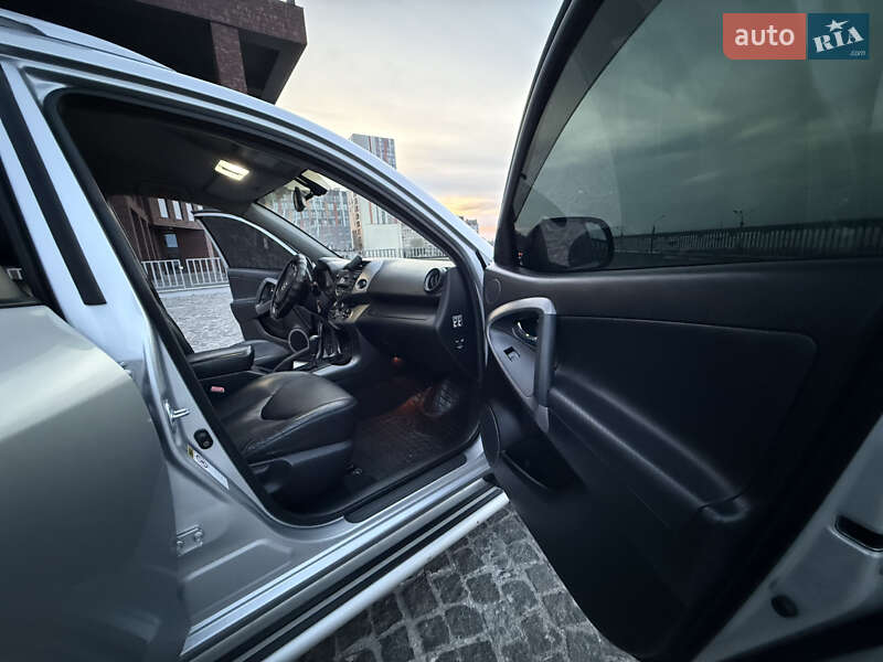 Внедорожник / Кроссовер Toyota RAV4 2007 в Днепре