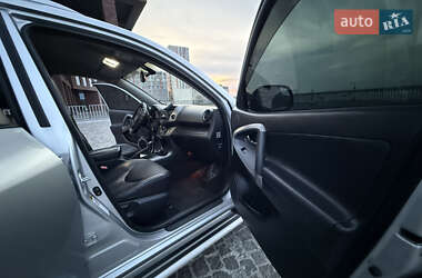 Позашляховик / Кросовер Toyota RAV4 2007 в 