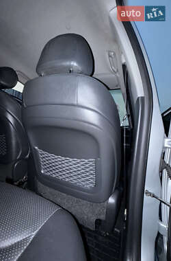 Позашляховик / Кросовер Toyota RAV4 2007 в 