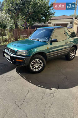 Внедорожник / Кроссовер Toyota RAV4 1994 в 