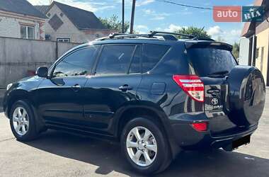 Внедорожник / Кроссовер Toyota RAV4 2011 в 