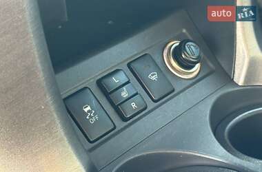 Внедорожник / Кроссовер Toyota RAV4 2011 в 